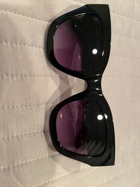 Quay Australia Black Frame Sunglasses with Purple Lenses